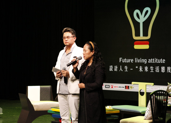 跨界艺术家马兴文与星河湾董事长梁上燕 跨界艺术家马兴文与星河湾董事长梁上燕