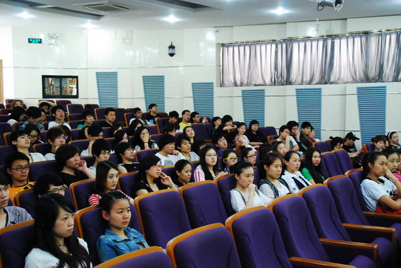 点击在新窗口打开