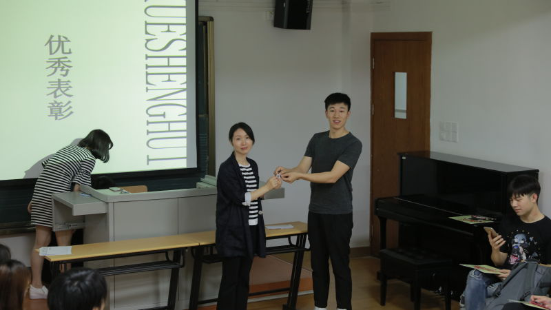 点击在新窗口打开