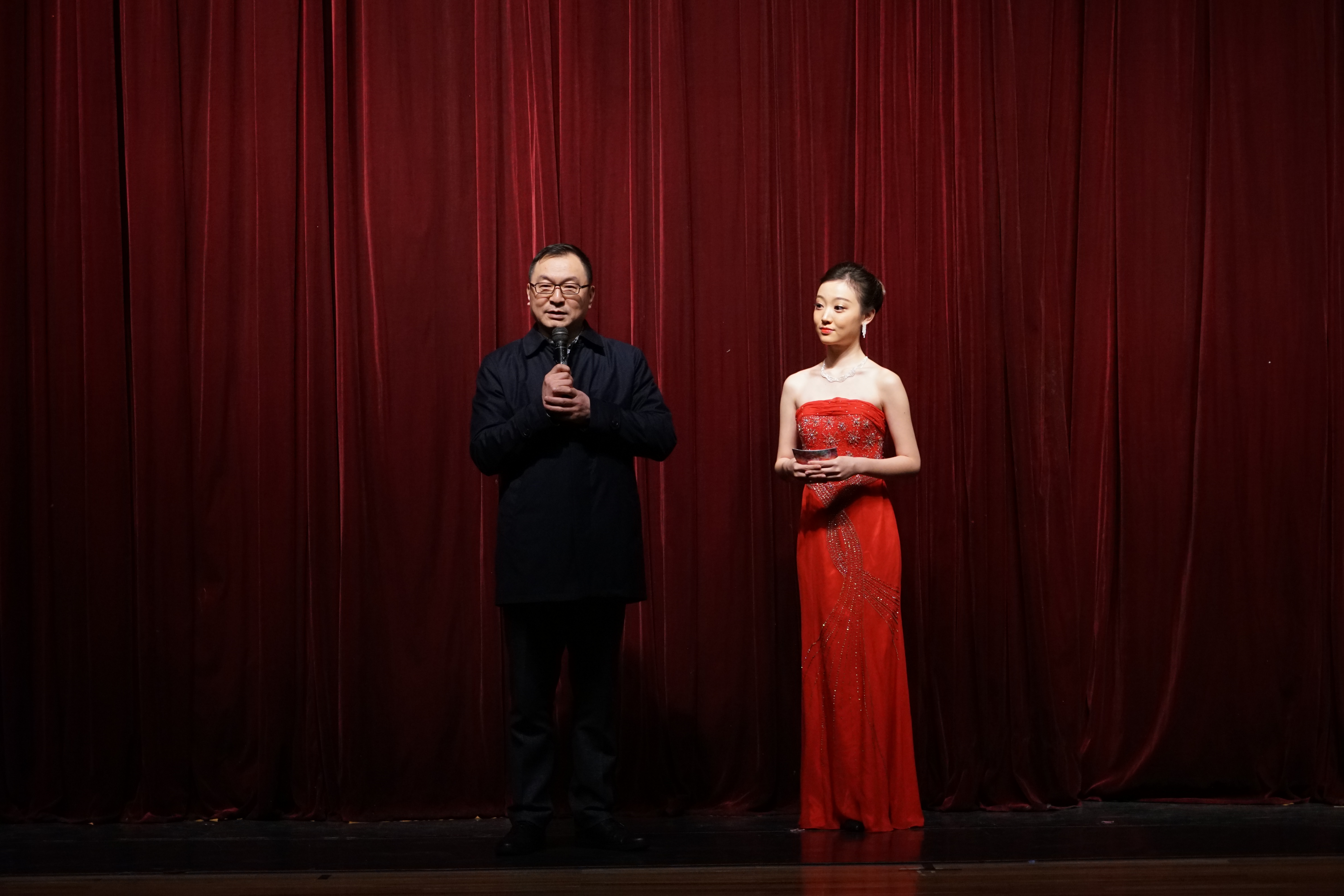 点击在新窗口打开