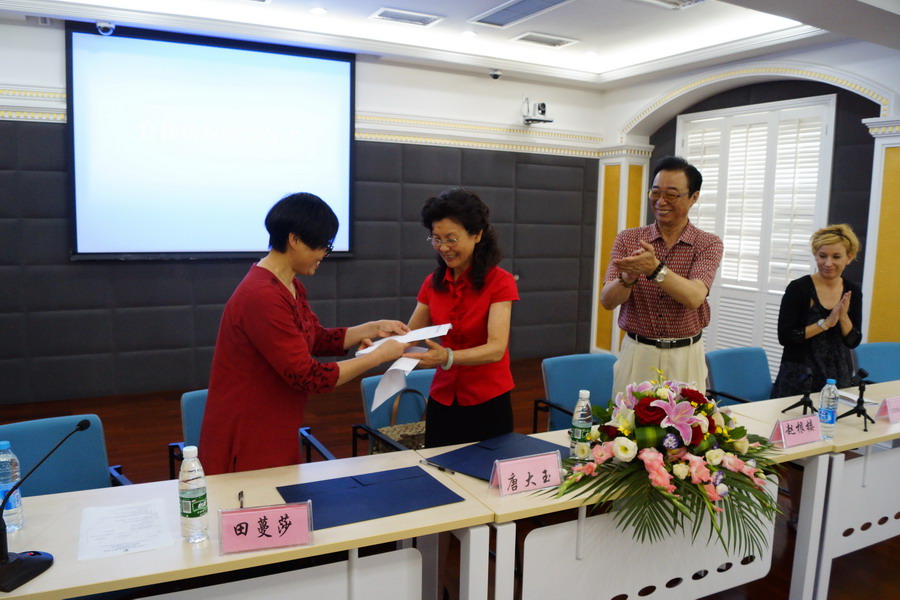 点击在新窗口打开