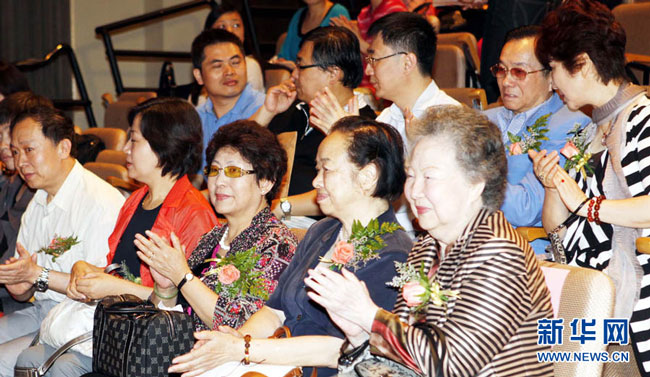 点击在新窗口打开