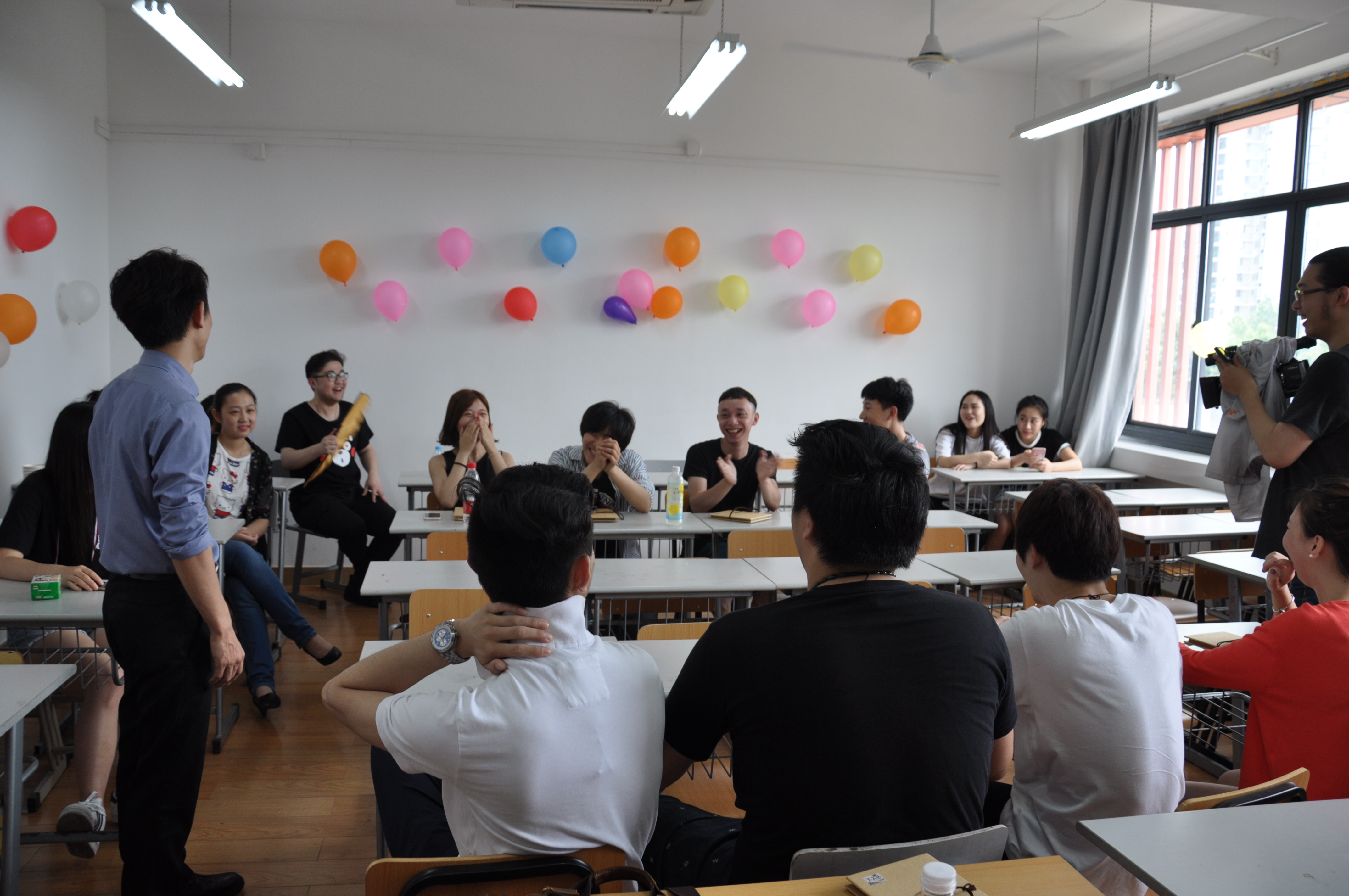 点击在新窗口打开