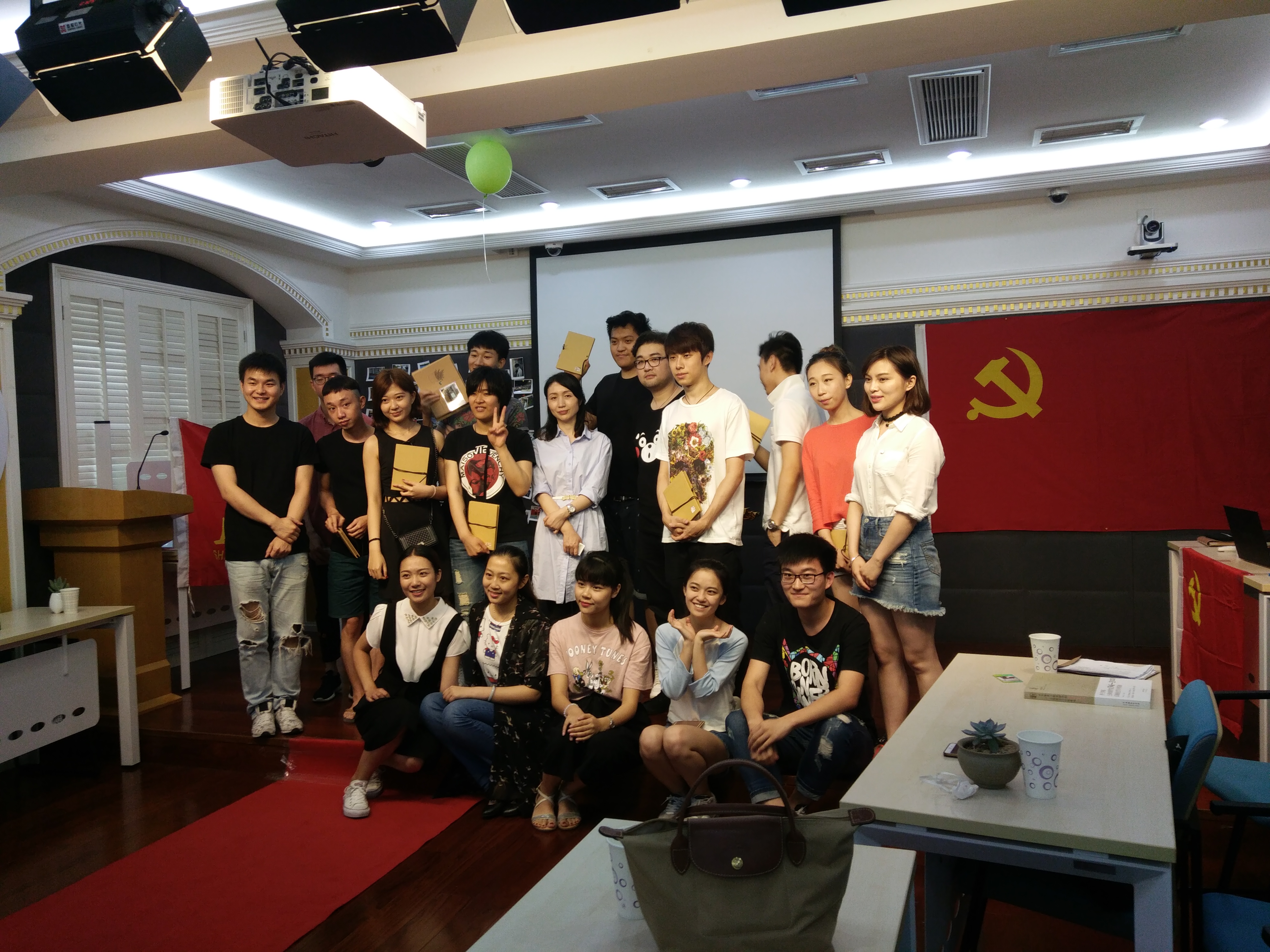 点击在新窗口打开