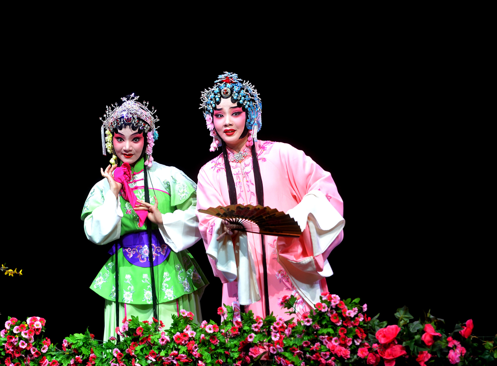 7月21日上演的是4出折子戏，由严庆谷、李佩红、马名骏、王立军、袁慧琴等京剧名家亲自授课，在校生余明辉、李若溪、李瞳胜、阮登越、郑晶晶担纲主演。学生们认真投入的表演，得到了现场观众的好评。